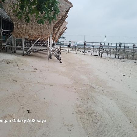 Madu Tiga Beach&Resort Tanjung Pinang Exterior foto