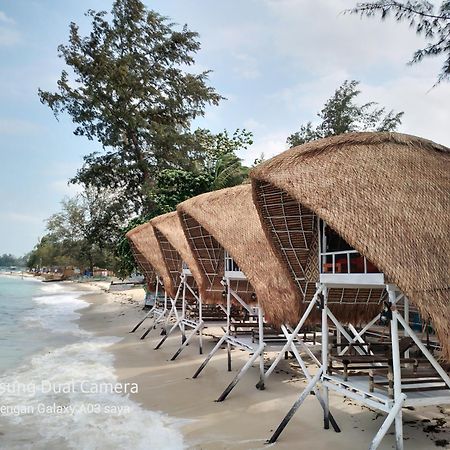 Madu Tiga Beach&Resort Tanjung Pinang Exterior foto