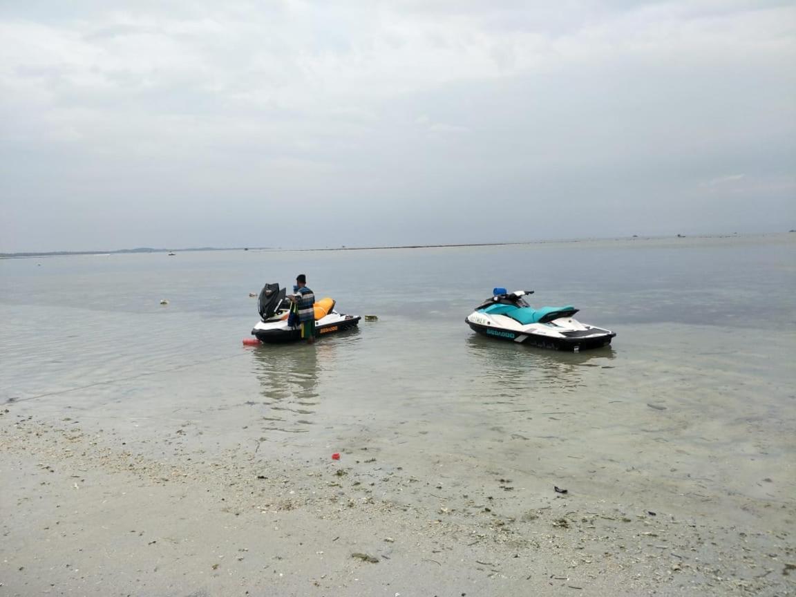 Madu Tiga Beach&Resort Tanjung Pinang Exterior foto