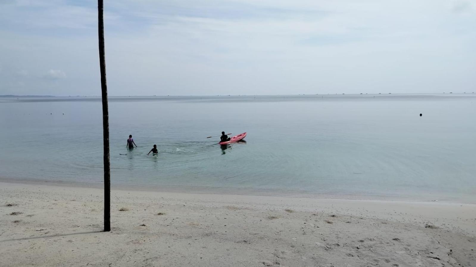 Madu Tiga Beach&Resort Tanjung Pinang Exterior foto