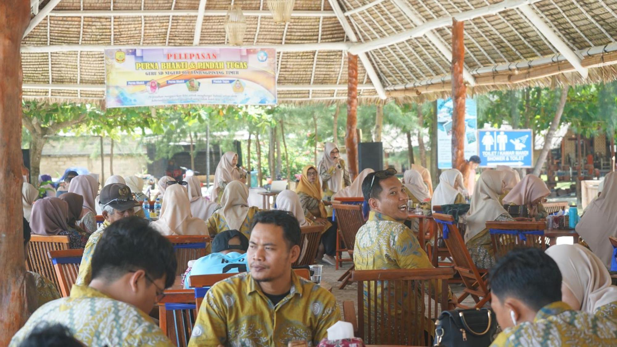 Madu Tiga Beach&Resort Tanjung Pinang Exterior foto