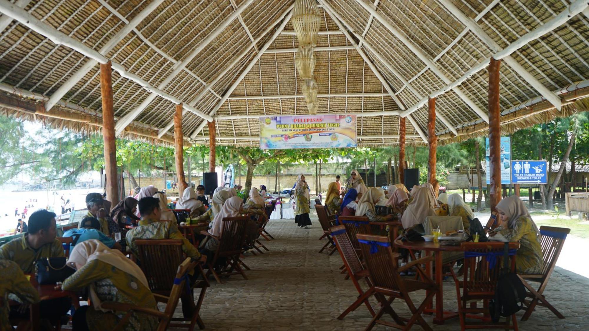 Madu Tiga Beach&Resort Tanjung Pinang Exterior foto